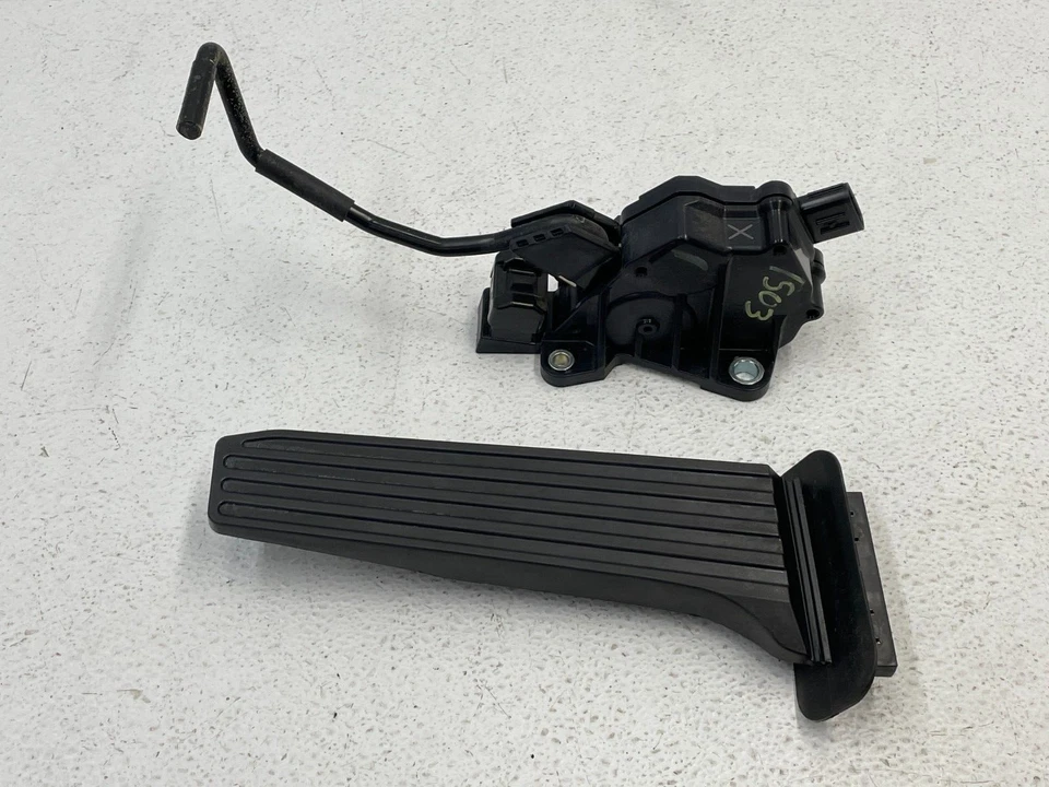 Unidad de montaje de pedal acelerador Lexus LS460 2013-2016 1503 OEM Foto 2 de 4