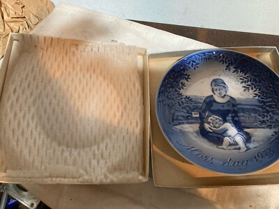 Georg Jensen  Inc   First Issue  Mothers Day Plate