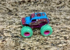 Spin Master Monster Jam NITRO NEON Son-Uva Digger Truck 1:64 New