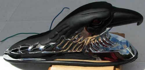 NOS ILUMINADO CROMO Y ÁGUILA NEGRA GUARDABARROS MOTO ADORNO LA LUZ DE OJOS - Imagen 3 de 13