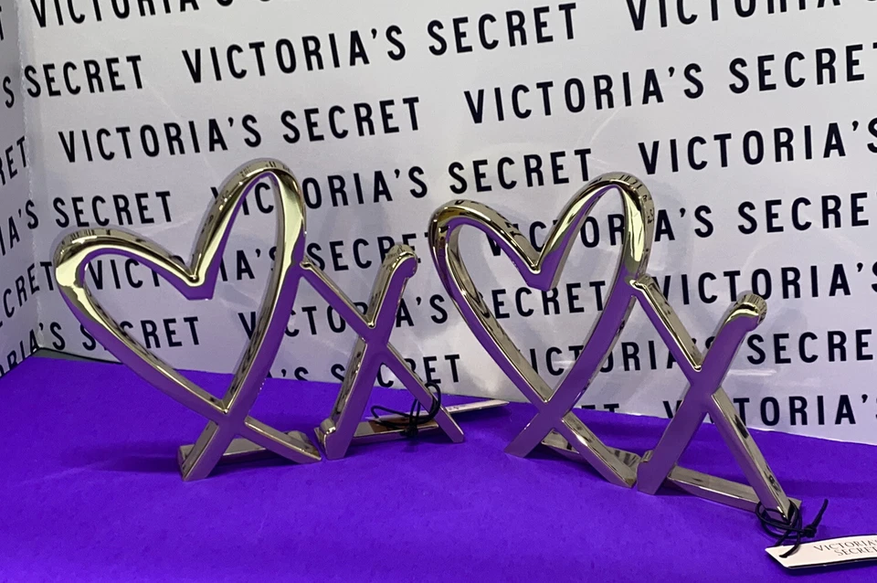 Victoria’s Secret VS ORO ICÓNICO CORAZÓN XO SUJETALIBROS Estante Mesa Decoración Juego de 2 piezas RARO Foto 2 de 4