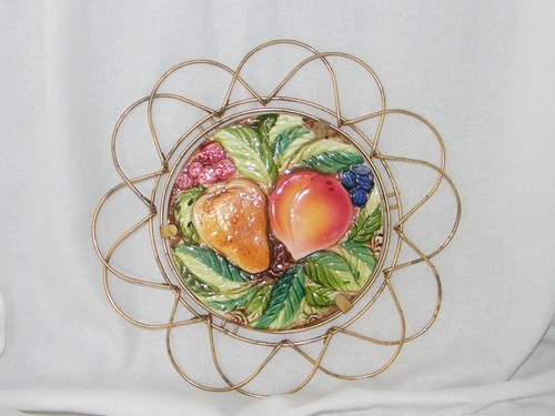 Vintage Fruit Design / Gold Toned Trivet Adjustable Basket W/ Ceramic Bottom - Picture 4 of 12