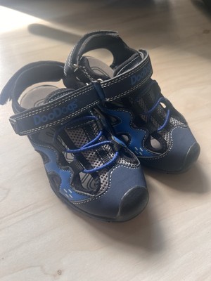 Sandalen 25 junge NEU