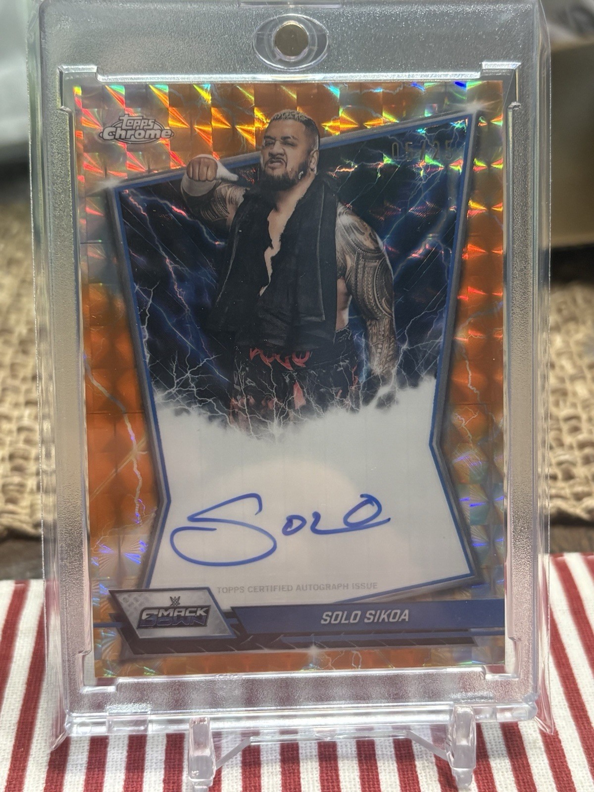 SOLO SIKOA 2026 TOPPS CHROME WWE ORANGE GEOMETRIC REFRACTOR AUTO /25