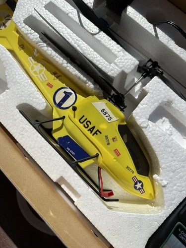 Heli Max AXE EZ Pre-Built Radio Controlled Helicopter In Box - Picture 13 of 24