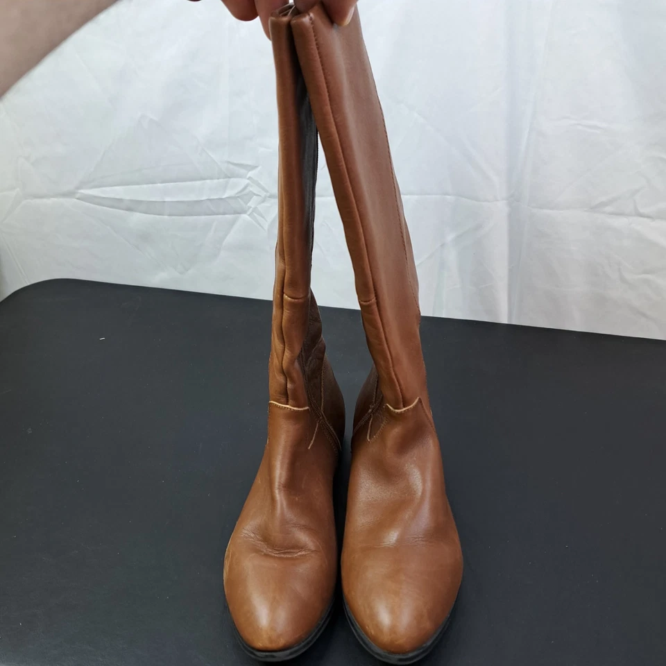 Bota de montar informal hasta la rodilla ALDO para mujer talla 8 cuero marrón Foto 2 de 4