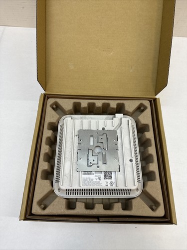 Extreme Indoor Tri Radio Wi-Fi 6E AP (4x4:4):2.4/5/6GHz World Domain AP8432I - Picture 1 of 4