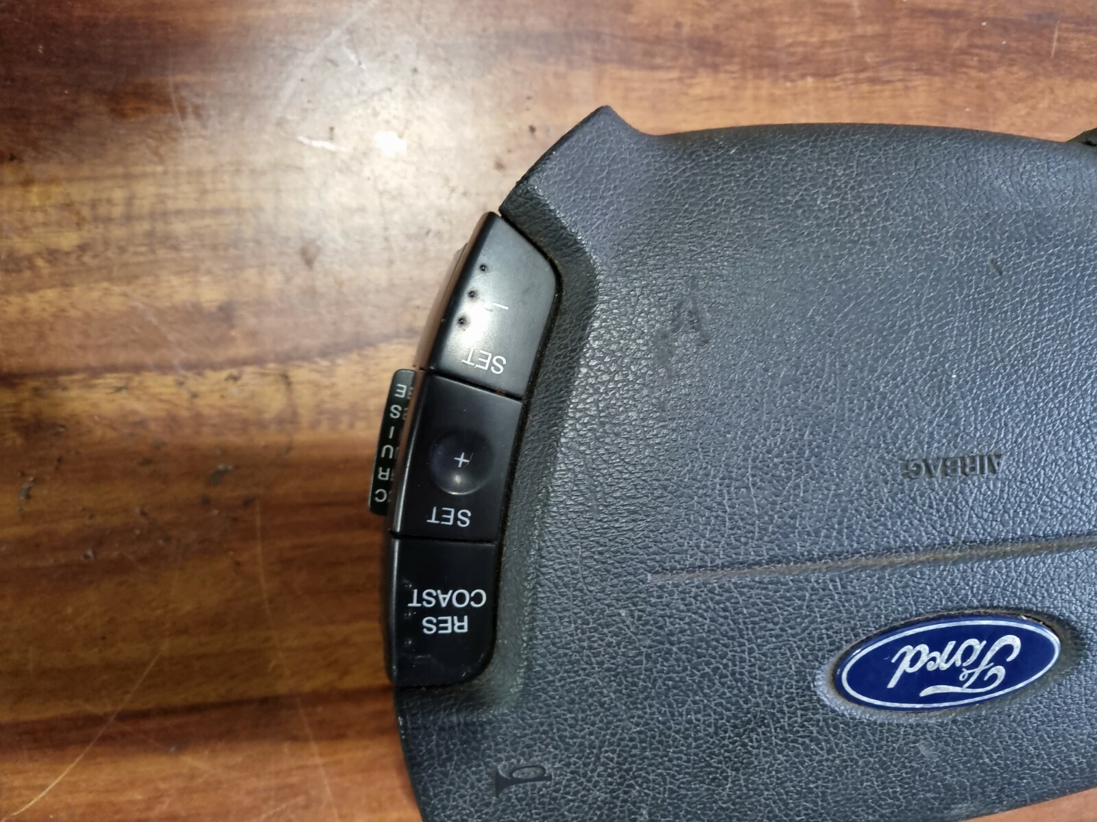 FORD BA BF FALCON STEERING WHEEL AIRBAG/HORN PAD eBay
