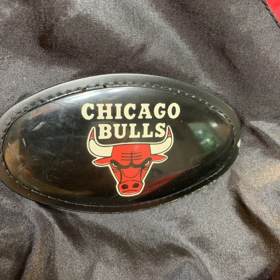 Vintage Chicago Bulls NBA Pro Player Youth L/Adult S Nylon Reversible Pullover - Image 2 of 4