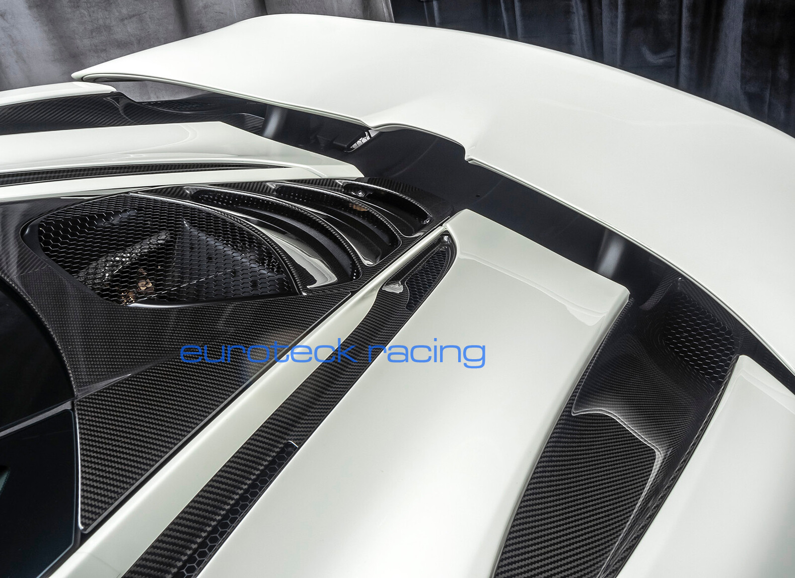 McLaren 720s Carbon Fiber Complete Rear Deck Aero Bridge Vents (4pc kit)