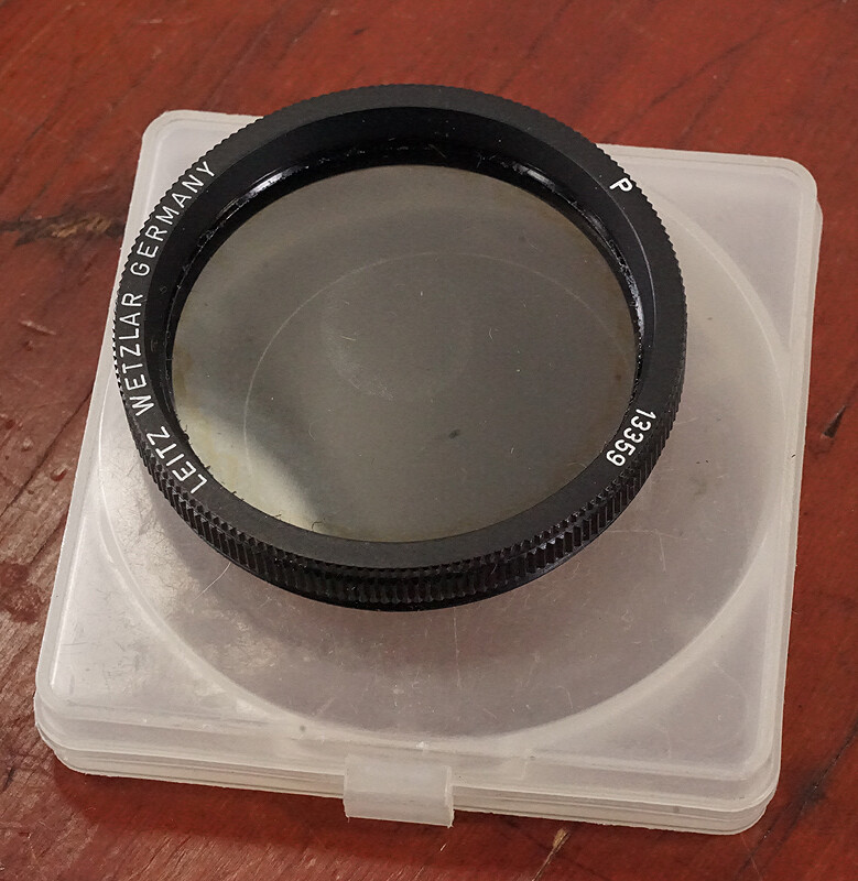 あい LEITZ POLARIZER, 54MM THREAD 13359 FOR LEICA + CASE (SEPARATION