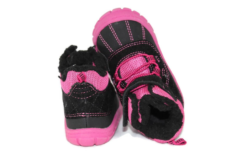 Botas forradas de piel sintética rosa y negro Garanimals para niñas pequeñas  Foto 3 de 4