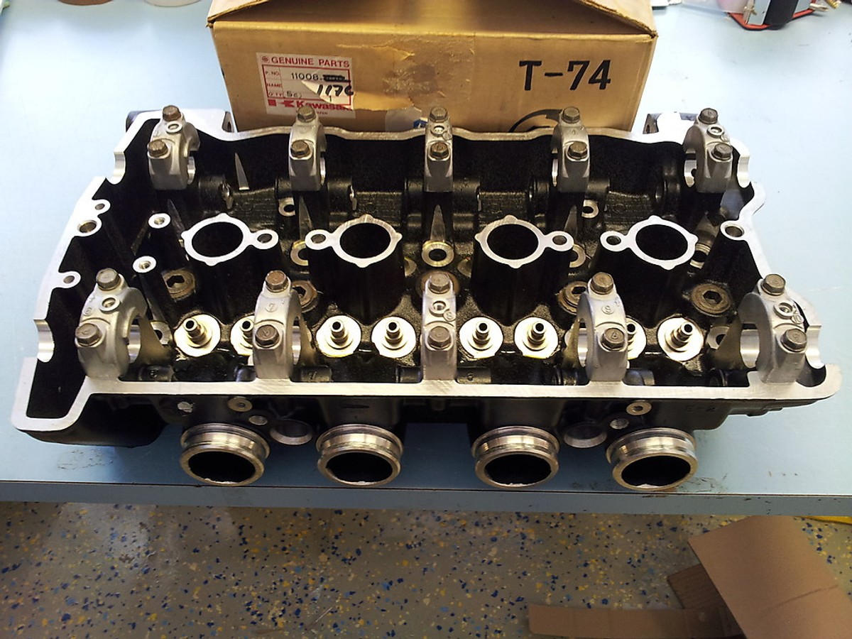 1985-1986 Kawasaki GPZ 750 R ZX750 G Ninja Cylinder Head