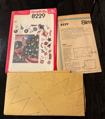 Vintage Simplicity Pattern 8229 Christmas Ornaments Wreath Stocking UNCUT