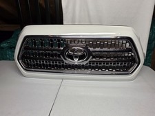 2016-2022 Toyota Tacoma Grille Oem