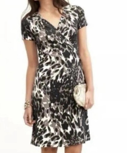 BANANA REPUBLIC Wrap Dress Women's Medium Animal Print Silk Blend Short Sleeve