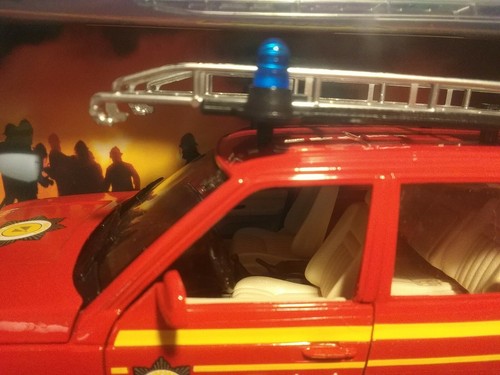 Burago Range Rover Fire Man Airport Fire Service 1/25 New - Picture 4 of 11