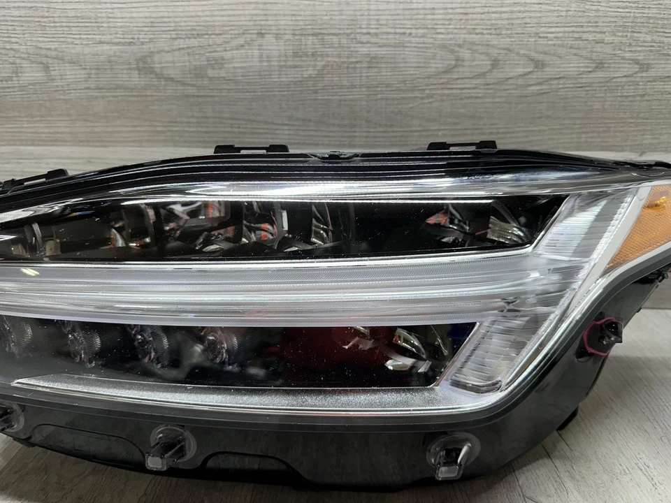 2018-2024 Volvo XC90 Adaptive Left LH Driver Side Headlight W/O Module ((((77))) - Image 4 of 4