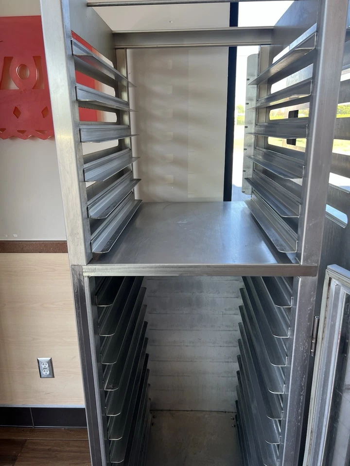 bread cabinet with an open top rack - Image 3 of 4