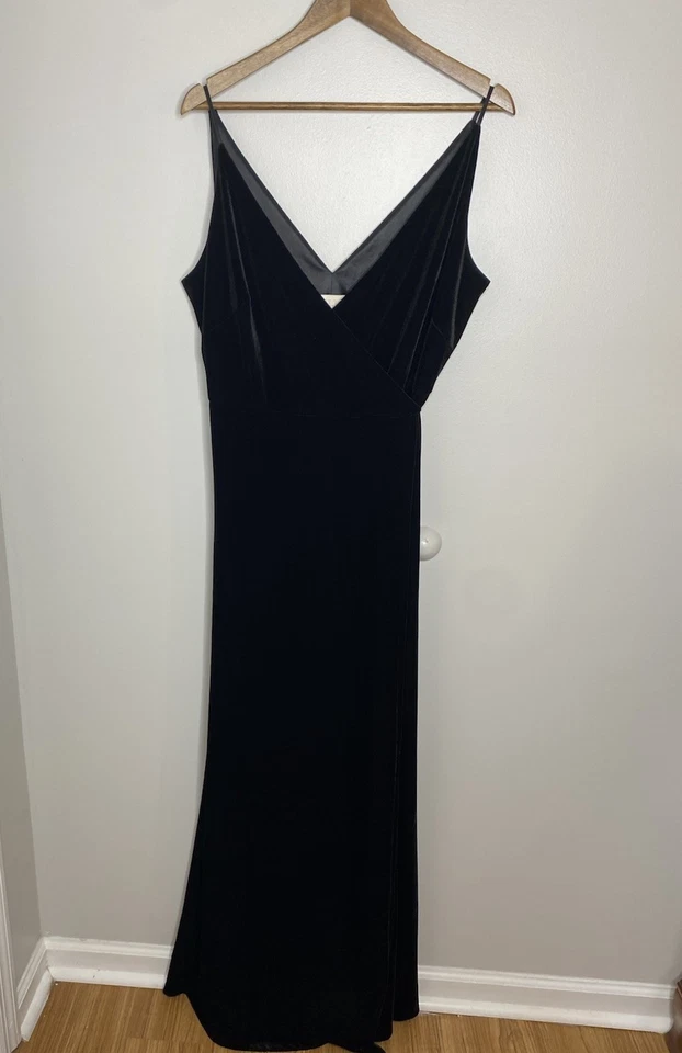 Maxi Vestido Jenny Yoo Collection Andi Elastizado Terciopelo Envolvente en Negro Talla 14 Foto 2 de 4