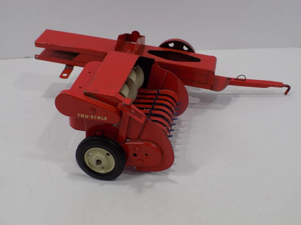 Tru Scale Hay Baler Vintage Farm Toy 1/16 Pressed Steel NICE - Image 4 of 4