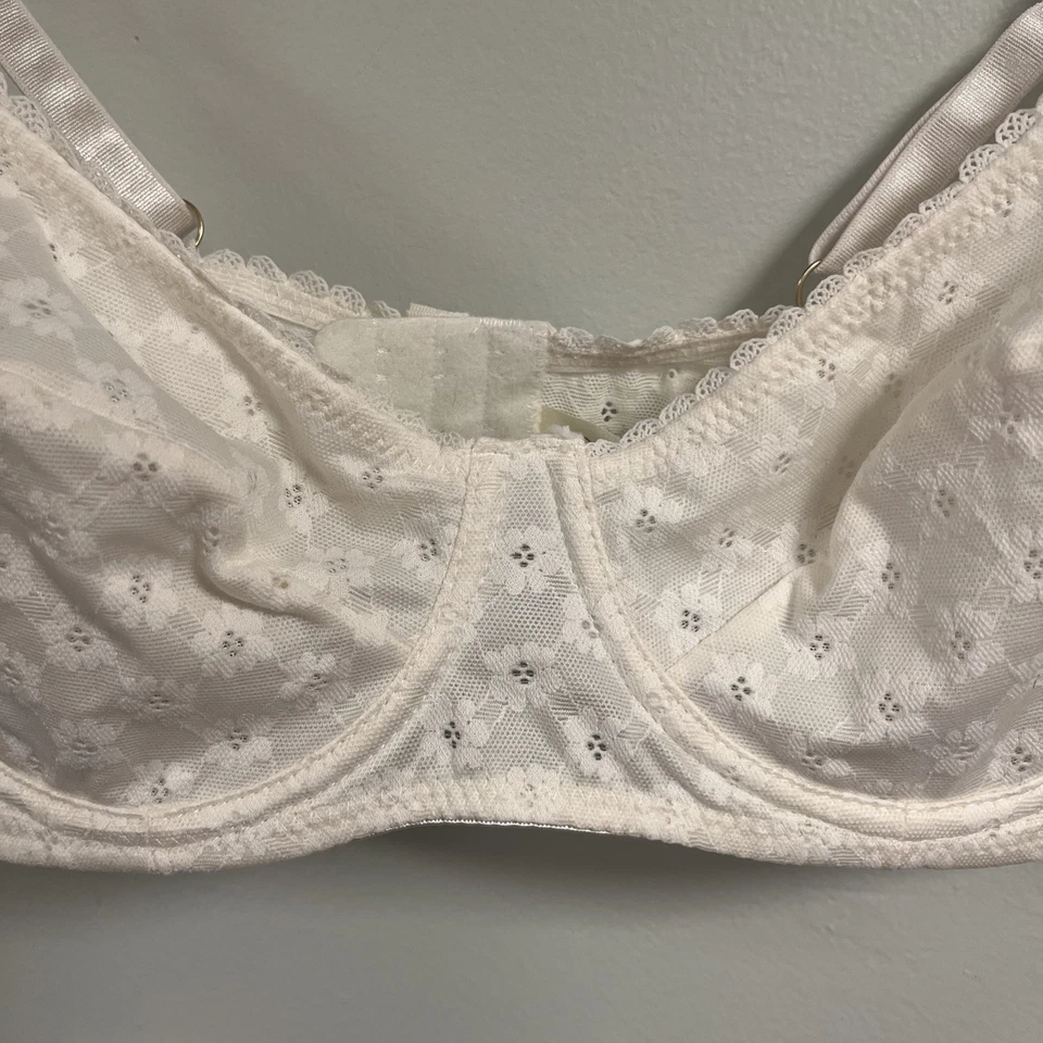 Jessica Simpson 女式文胸 38C 尼龙混纺钢圈花卉花边象牙色/奶油色 — 第 2/4 张图片