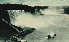 View Of The Water Falls In Niagara Falls New York Boat Vintage Postcard 1929
