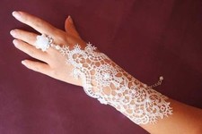 2pc Bridal Wedding Prom Short White Lace Cuff Bracelet Fingerless Gloves w Ring