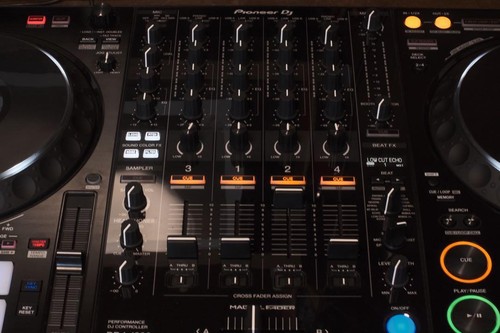 PioneerDJ DDJ-1000 Professional DJ Controller - Picture 3 of 8