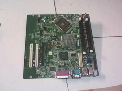 Carte Mère DELL Socket 775 - Modèle CN-0C27VV-13740 REV A00 (occasion, Fonctionnelle)