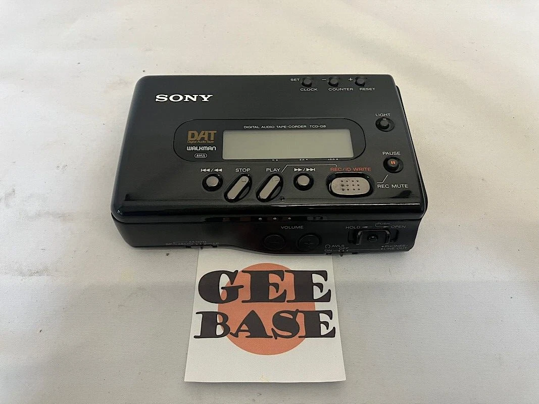 Sony TCD-D8 Portable DAT Recorder Digital Audio Tape Corder