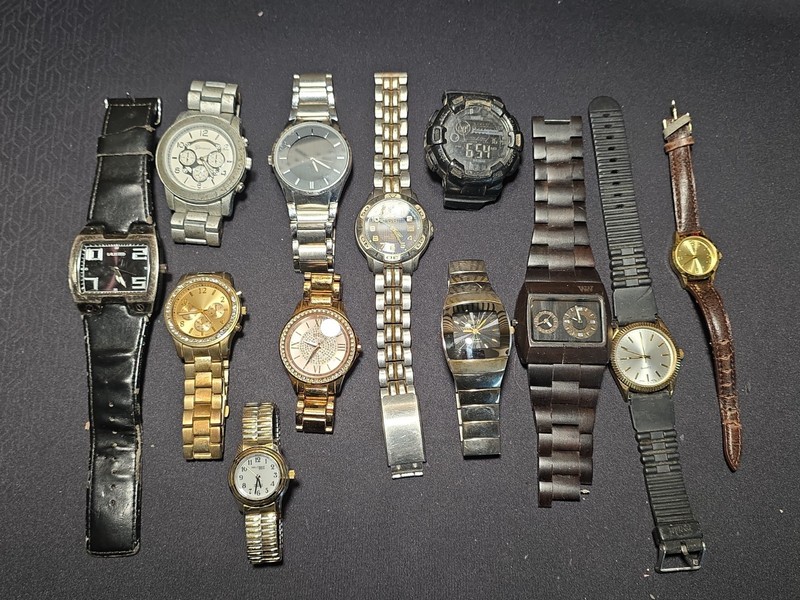 Mixed Junk Watch Lot 1lb 15oz Crafts Parts 12pcs.  (Lot 4)