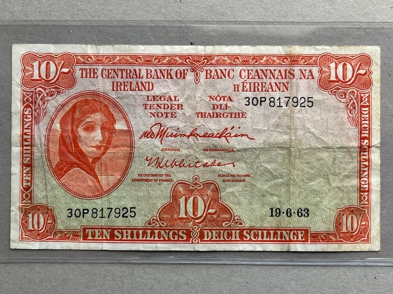 Central Bank Ireland 10 Shillings - Lady Lavery 19-6-1963 Circulated - Free Ship
