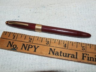 Sheaffer burgundy Lifetime TM fountain pen (P18)