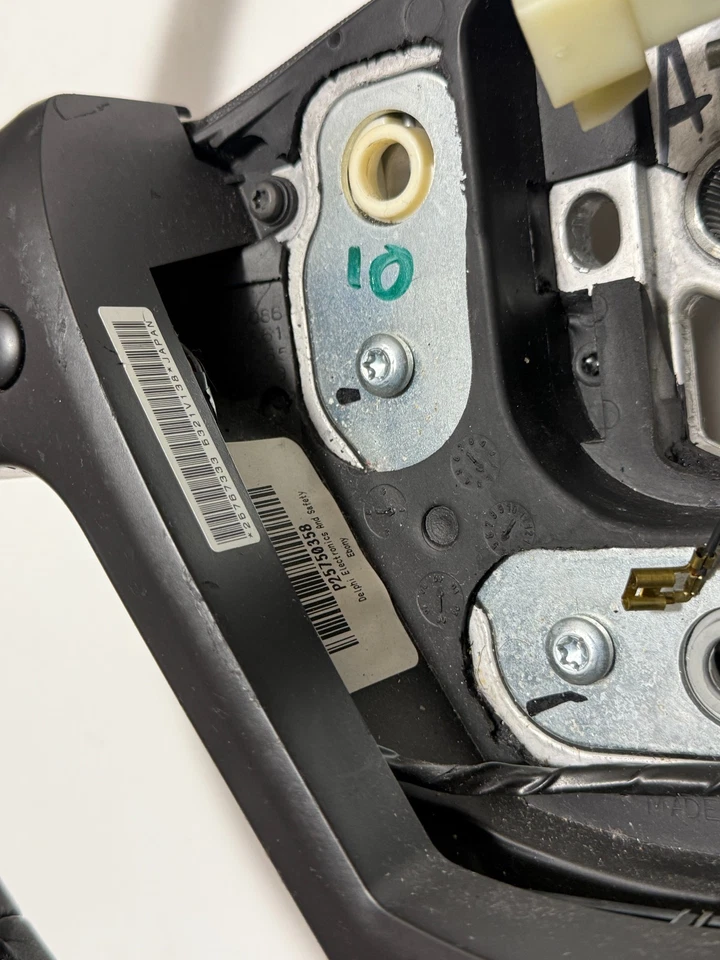 Volante CADILLAC CTS 2003-2007 com interruptor de controle de cruzeiro OEM - Imagem 3 de 4