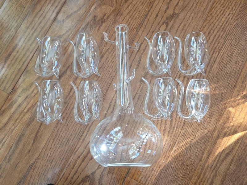 Glass Port Wine Decanter Set & 8 Hanging Sipper Glasses Sherry Dessert Wine