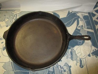 #14 SK Lodge Cast Iron Skillet 3 notch heat ring 2 pour spouts NO Wobble 13lbs