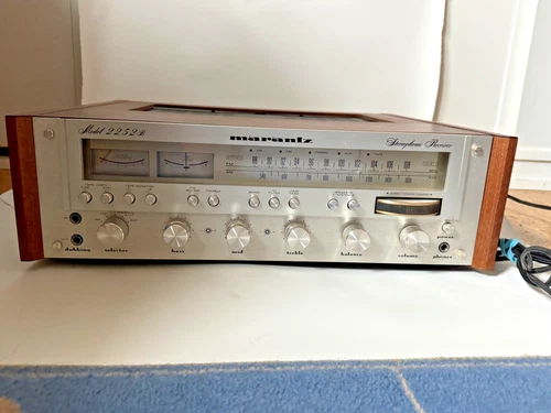 Marantz 2252B Stereo Vintage Receiver w/ Original Walnut Case 1970's –Working