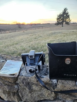 Polaroid Land Camera Super Colorpack Very Nice Condition.   Untested
