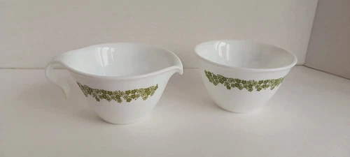 Vtg Corelle Spring Blossom Crazy Daisy Creamer and Sugar Corning Milk Glass Set