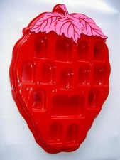 STRAWBERRY SHORTCAKE SHAPED DISPLAY CASE HOLDS 15 FIGURES VGC READ