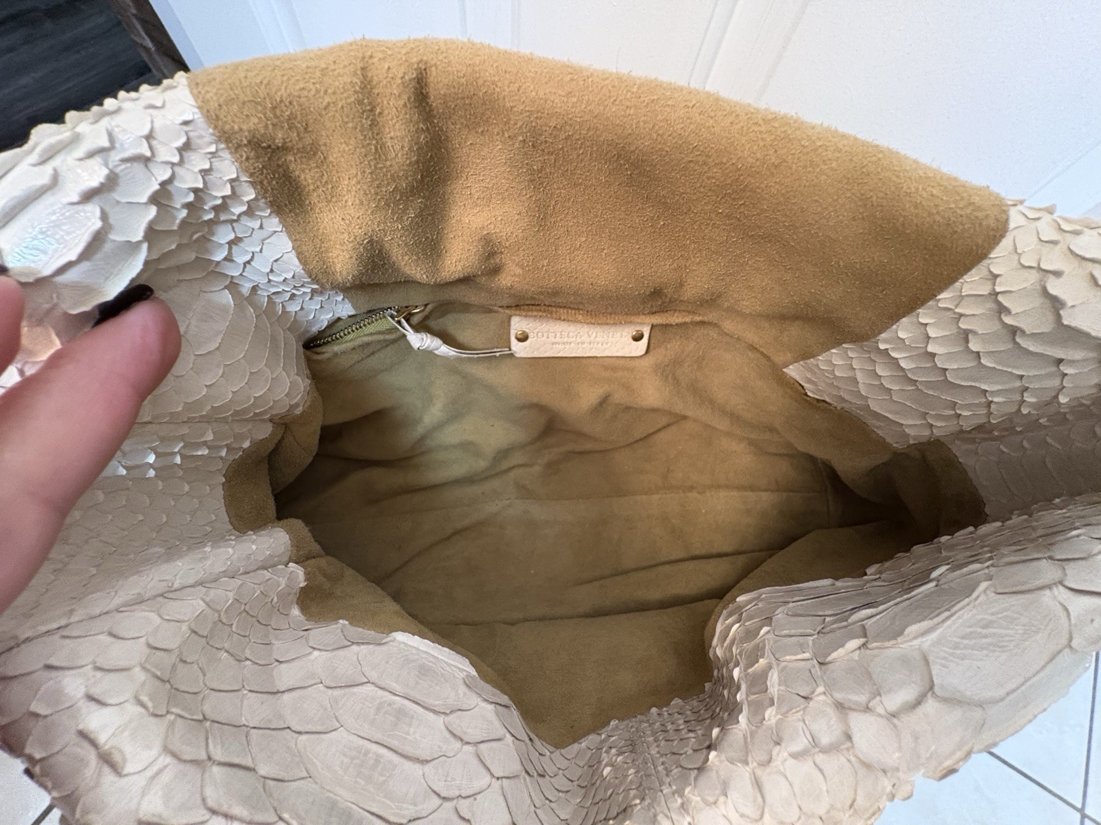 Bottega Veneta Cream Python Shoulder Bag Handbag Authenticated — image 15