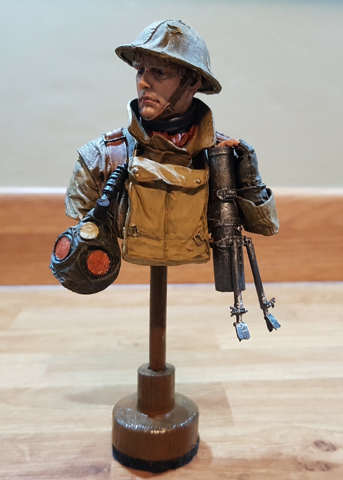 1 10 scale bust WWII British Soldier Built & Painted 1 10 scale bust WWII British Soldier Built & Painted