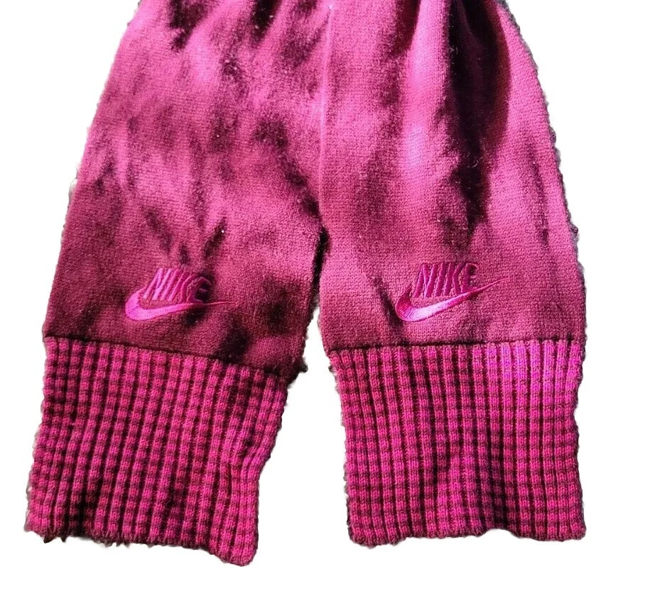 Bufanda de invierno Nike púrpura con logotipo rosa y tiras Foto 3 de 4