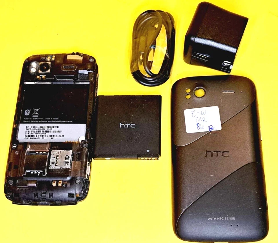 8/10 HTC SENSATION PG58110 UNLOCKED CELL PHONE TELUS ROGERS FIDO BELL CHATR FIZZ - Image 3 of 4