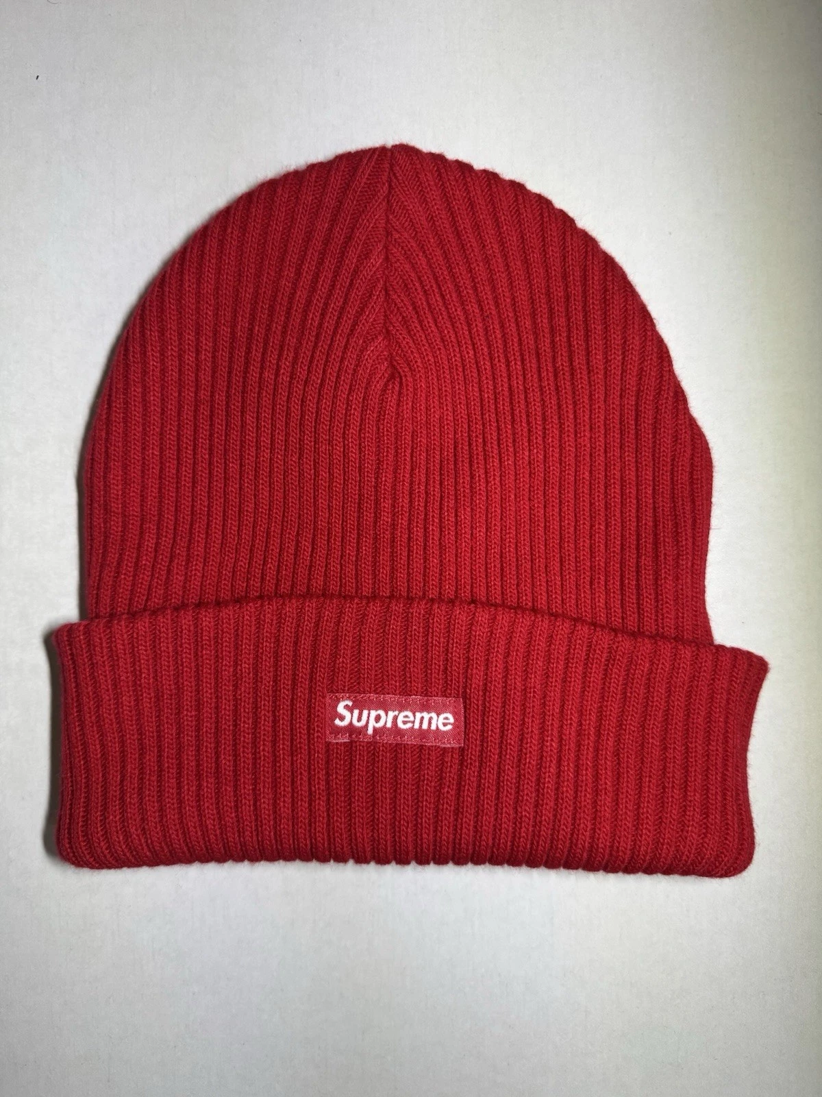 Bonnet rouge côte large Supreme NEUF