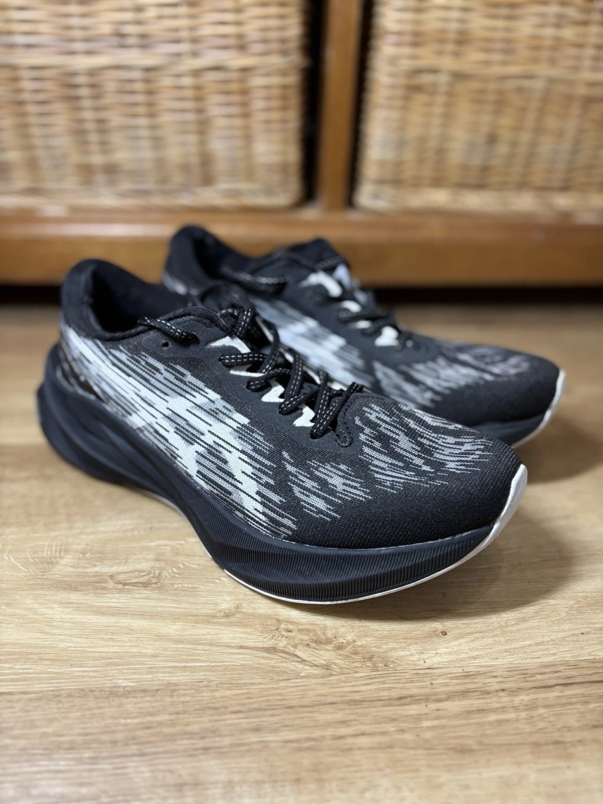 ASICS Novablast 3 taglia 7 5