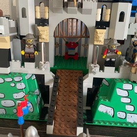 LEGO Knights' Kingdom King Leo's Castle 6098/6091 In 2000 Used Retired