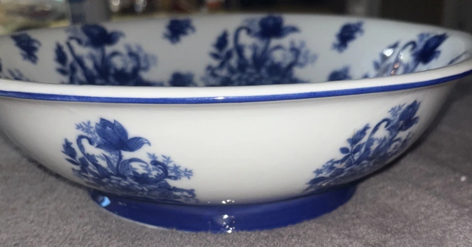 cracker barrel porcelain salad bowl 11 Inch Cobalt Blue And White - Image 3 of 4