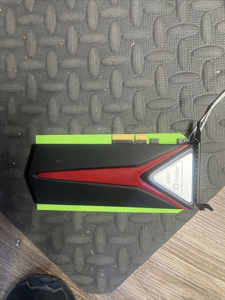 Plextor M8Pe 256GB HHHL PCIe NVMe Internal Solid State Drive with Heatsink (G3) - Image 4 of 4